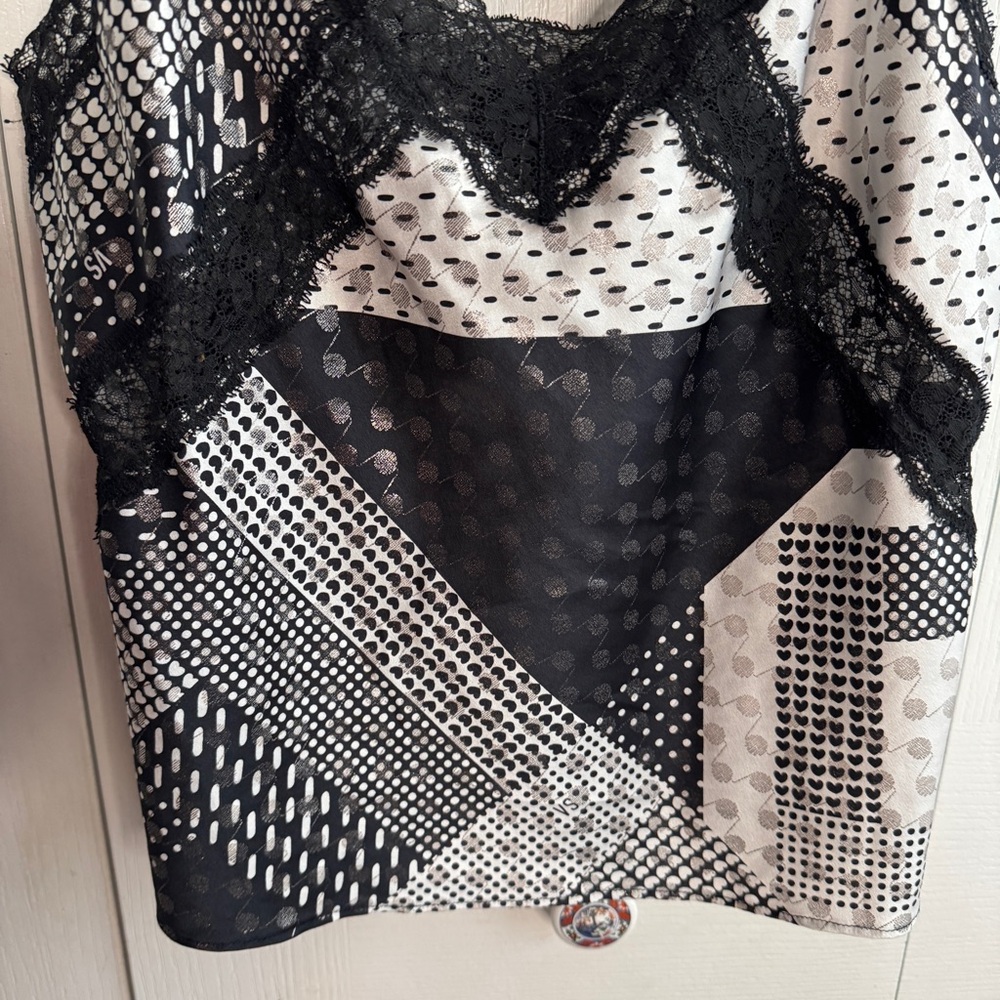 Victoria’s Secret lace patchwork‎ cami size medium - Picture 4 of 6